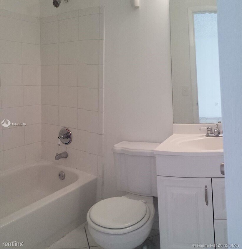 3 br, 2 bath - Tennis View Condo - 3 br, 2 bath  - Tennis View Condo