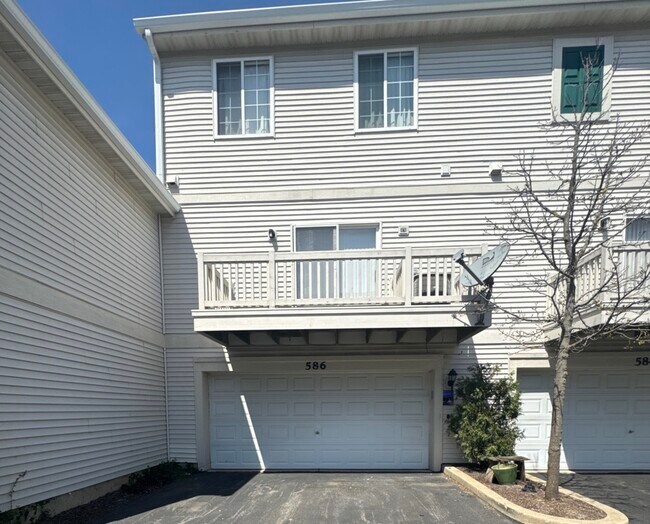 Building Photo - 586 S Rosehall Ln
