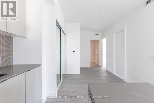 Building Photo - 7 Grenville St