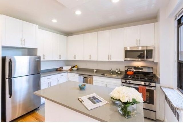 Foto del edificio - 123-60-123-83 83rd Ave