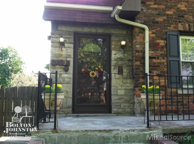 Building Photo - 359 Drexel St