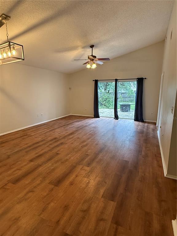 Foto del edificio - 10825 Bellamy Ct