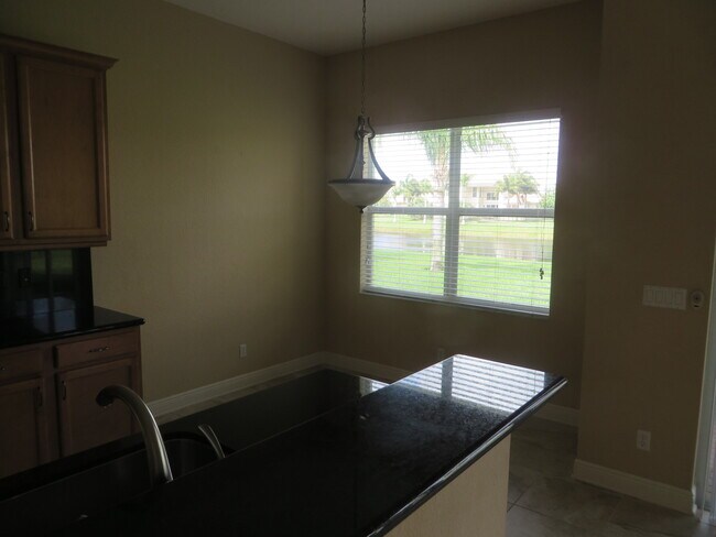 Foto del edificio - 2012 Grey Falcon Cir SW