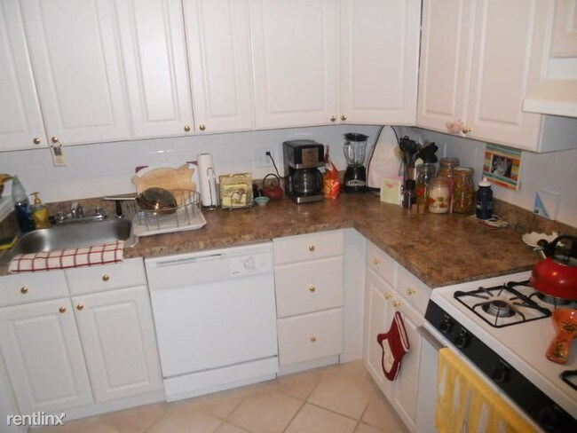 Foto del edificio - 2 br, 1 bath Apartment - 39 Shepard St Apt 6
