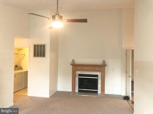 Building Photo - 7505 Calderon Ct