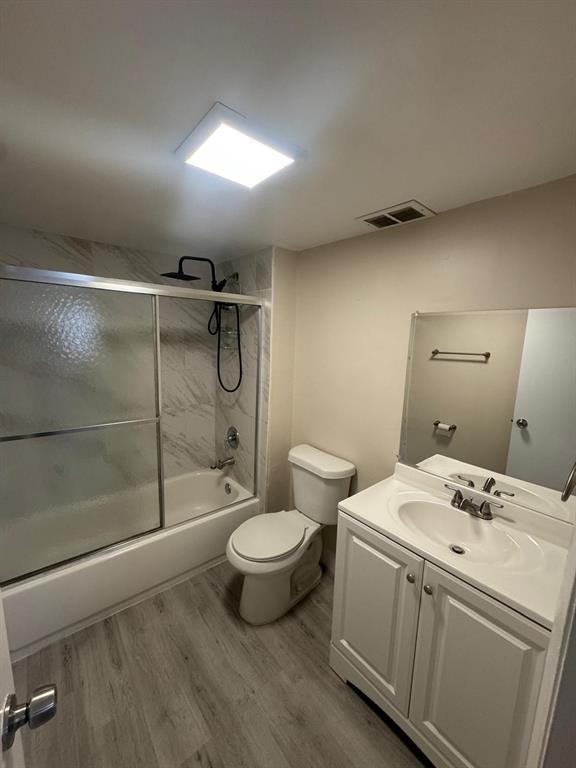 Foto del edificio - 8051 Colony Cir S