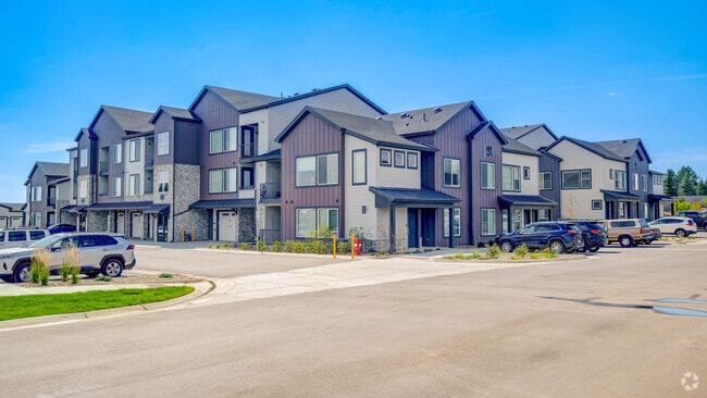 Building Photo - Savanna Nine Mile