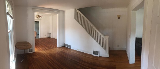 Building Photo - 143 Beethoven St