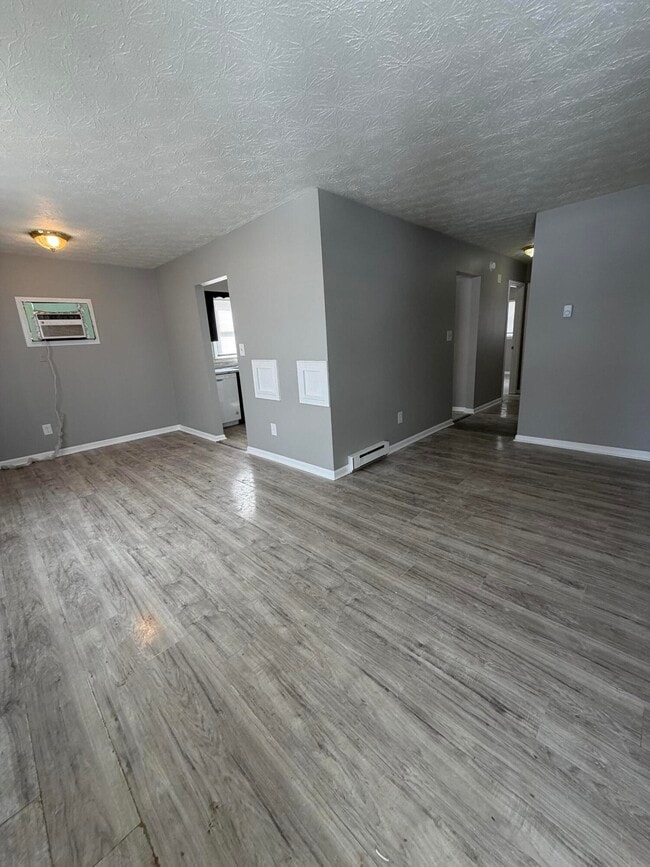 Building Photo - 343 Rebel Rd