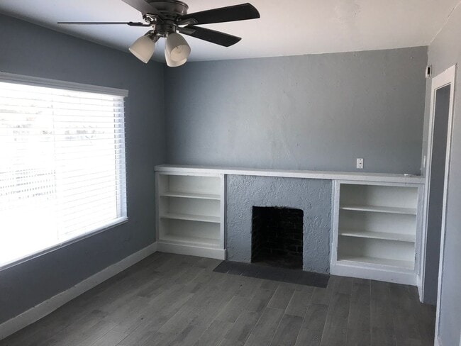 Building Photo - Cute 1 bedroom 1 bathroom house in Garfiel...