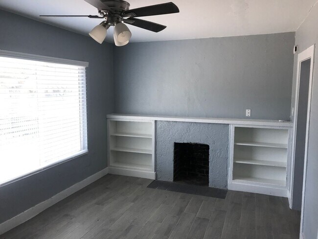 Foto del edificio - Cute 1 bedroom 1 bathroom house in Garfiel...