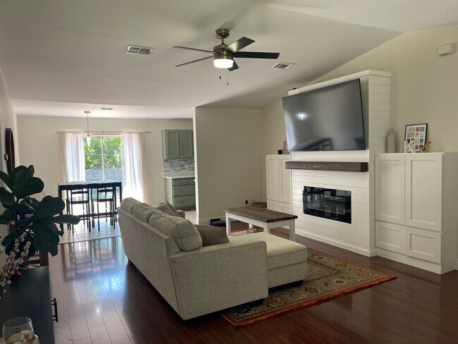 Foto del edificio - 101 Cowrie Ave SW