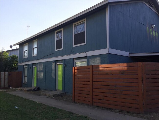 Foto del edificio - 1309 Southport Dr
