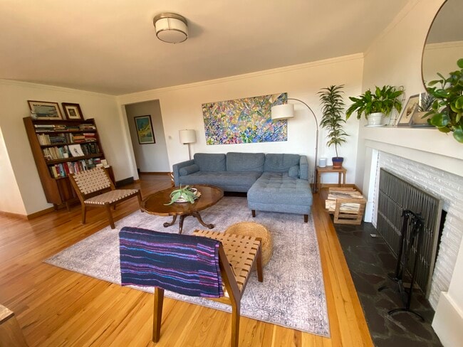 Building Photo - 4051 38th Ave SW