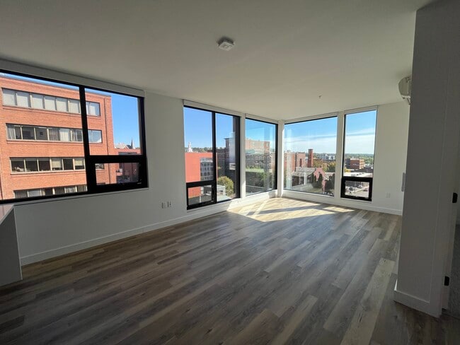 Building Photo - 77 Residences