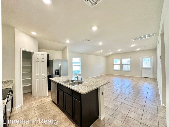 Building Photo - 4 br, 2 bath House - 5911 Harriet Tubman D...