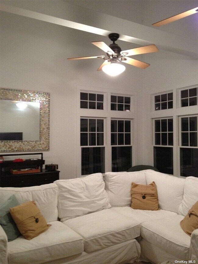 Foto del edificio - 687 Ocean Breeze Walk