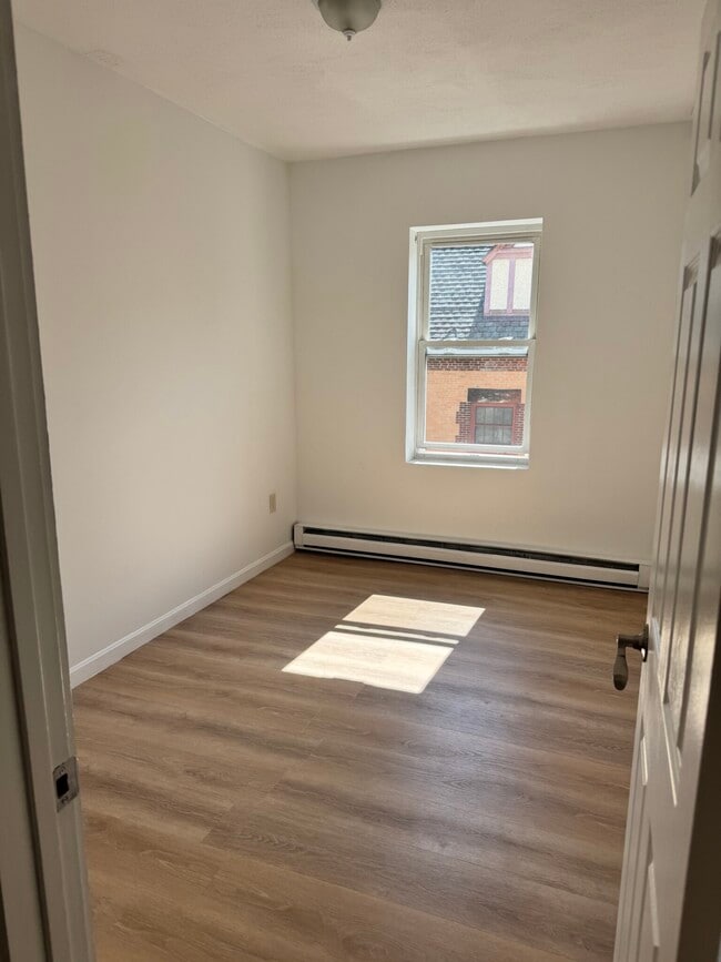 Building Photo - 111 Norway St