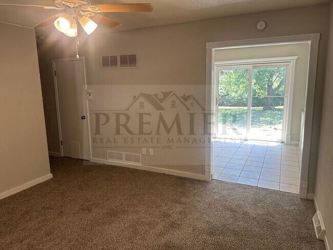 Building Photo - 16425 E 34th St Independence MO - Cute 3 b...