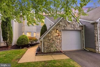 Building Photo - 44 Gaylord Ct