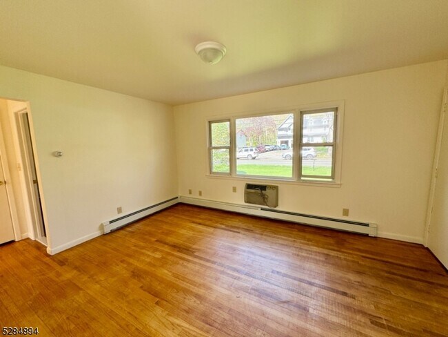 Building Photo - 5314 Berkshire Valley Rd