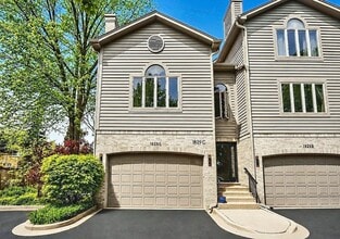 Building Photo - 1829 Wilmette Ave