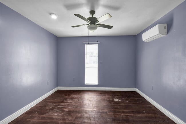 Building Photo - 109 N Rock Island St