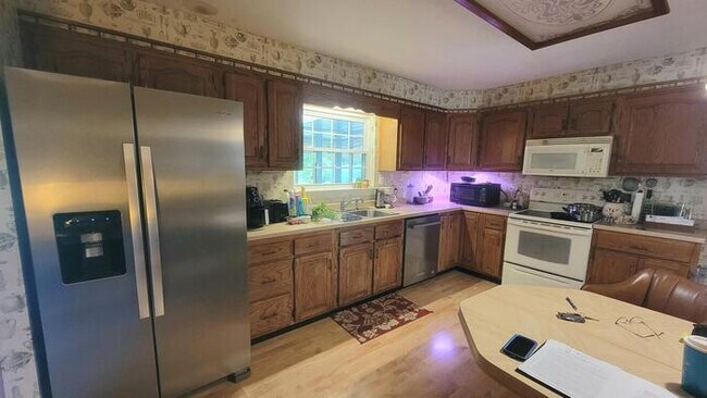 Foto del edificio - This home has tons of potential, yep it ne...