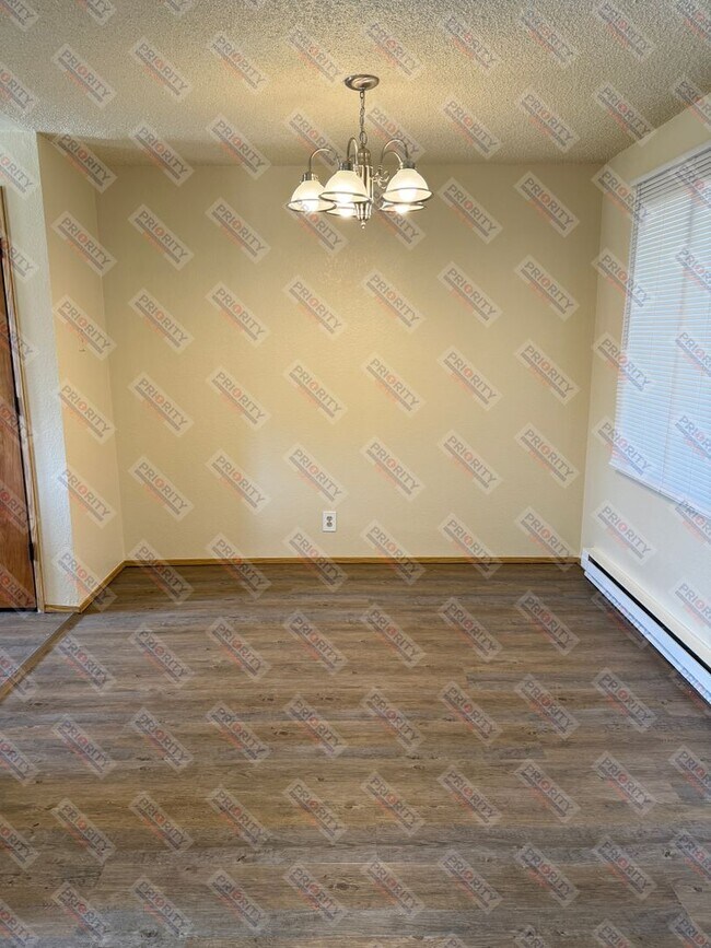 Foto del edificio - 3 bedroom, 2.5 bath 1,256 sqft Townhouse