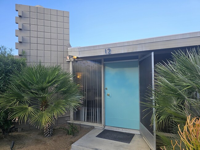 Building Photo - 37800 Da Vall Dr