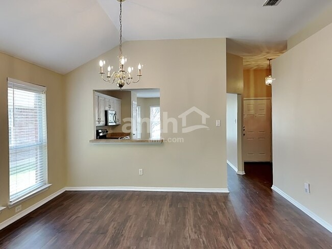 Building Photo - 2545 Big Spring Dr