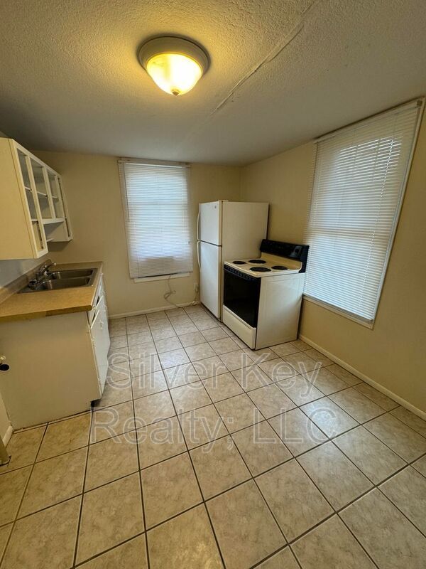 706 Washington Ave, Etowah, TN 37331 Condo for Rent in Etowah, TN