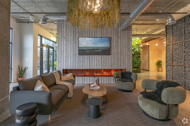 Interior Photo - The Anthem at Square 10