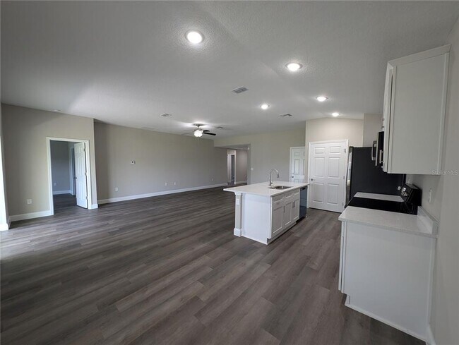 Foto del edificio - 174 Kroll Ln