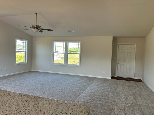 Building Photo - 260 Swinson Dr