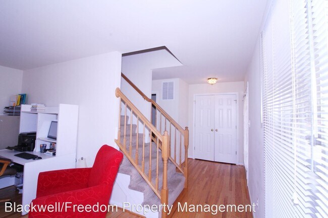 Building Photo - 4 br, 2.5 bath House - 14233 Dutch Dr