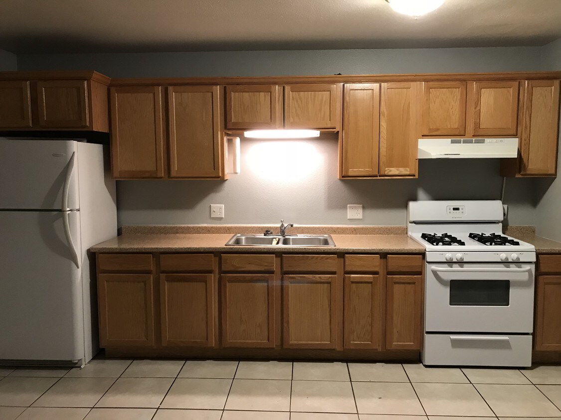 Foto principal - 716 Brimhall Pl