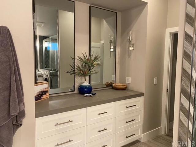 Foto del edificio - 250 Avenida Monterey