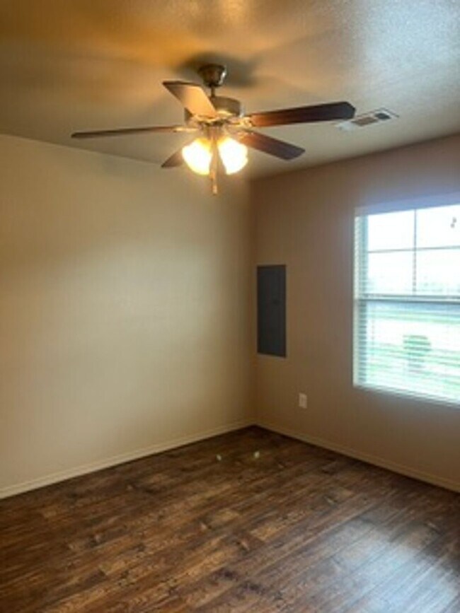 Foto del edificio - Scott-5124 South 29th Duplex