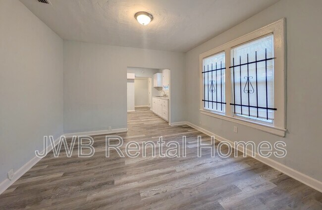 Foto del edificio - 1452 E 15th St