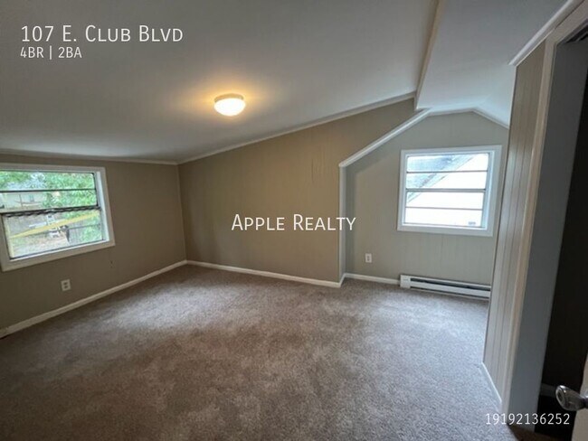 Foto del edificio - 107 E Club Blvd