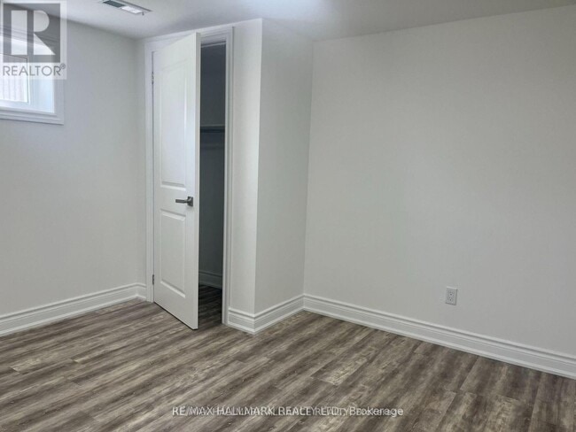 Building Photo - 29 Savona Dr