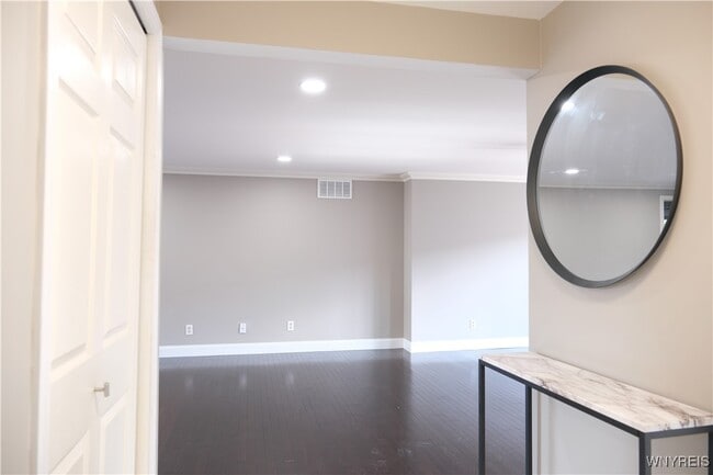 Building Photo - 32 Bernhardt Dr