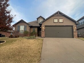 Building Photo - 15904 Mendoza Dr