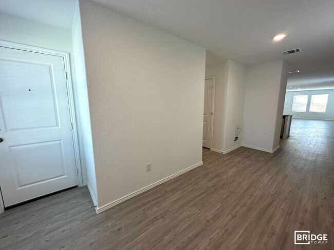 Building Photo - 2451 Lake Hls