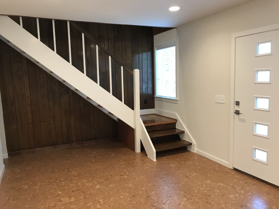 Stairway - 321 Payne St