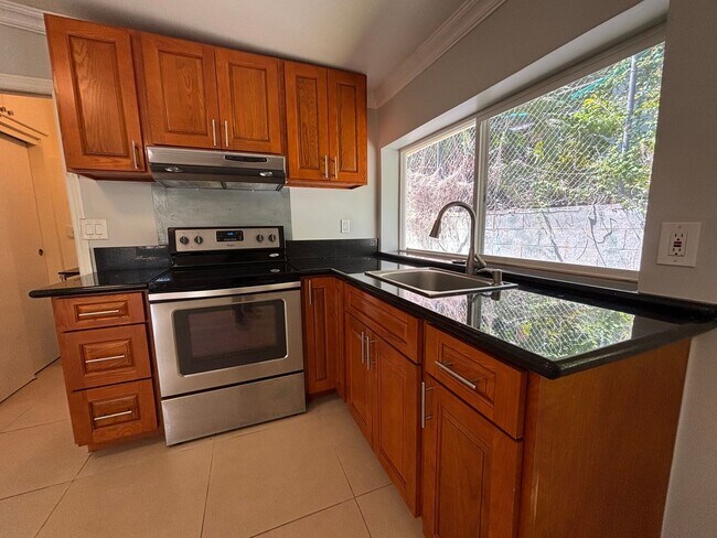 Foto del edificio - 98-163 Kaulike Dr.
