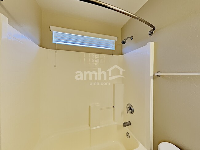 Building Photo - 22570 W Mohave St