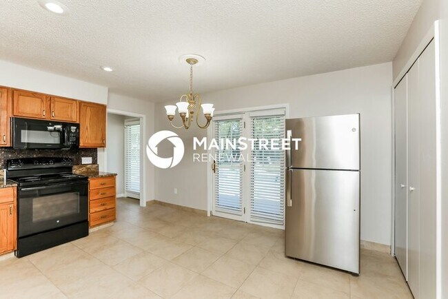 Foto del edificio - 3 Bedroom Pet-Friendly Home in Deltona, FL with Main Street Renewal