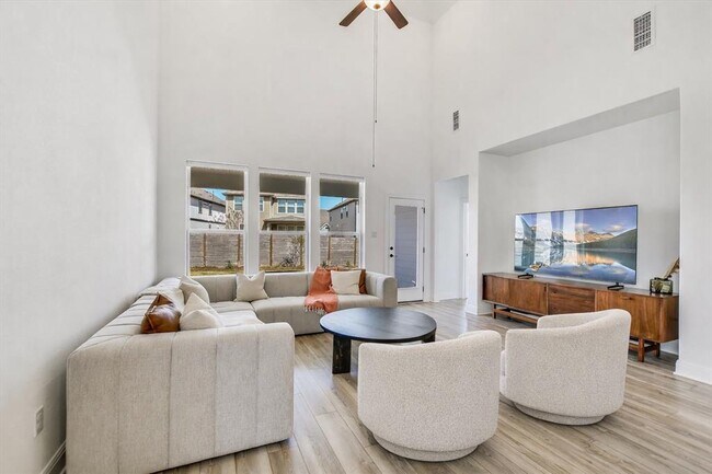 Foto del edificio - 217 Turnbuckle Bnd